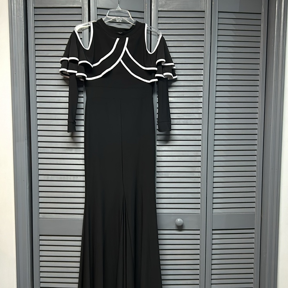 Ladies Karen T Designs Cold Shoulder Dress size M
